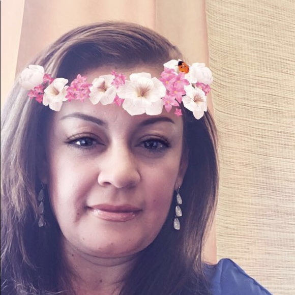 Meet your Posher, Lizett - Picture 1 of 1